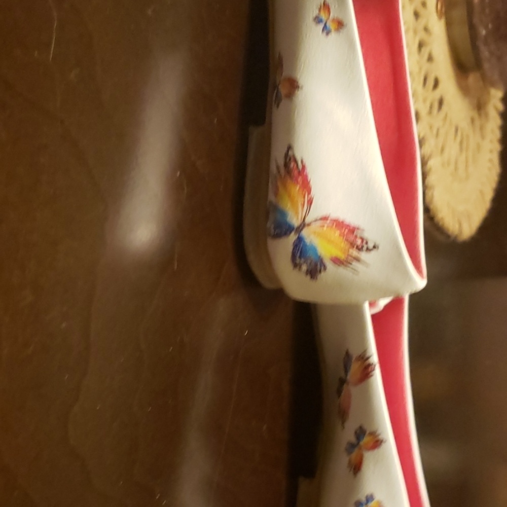 Shoes - Picture 4 of 4